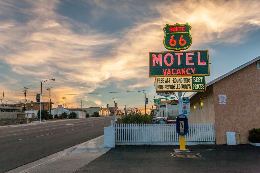 Route 66 Motel Barstow Exterior photo